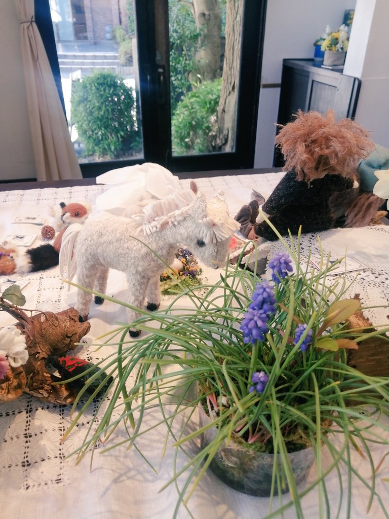yukocoomomo's tweet photo. 個展「秘密の花園に住むうさぎたち」✨

今日もお庭で過ごすのにぴったりの陽気です。ぜひふらりお運びください。12時〜19時までです♪

#うさぎ #Rabbit #TeddyRabbit 
#秘密の花園 #染花 https://t.co/PqpOuKJfwq