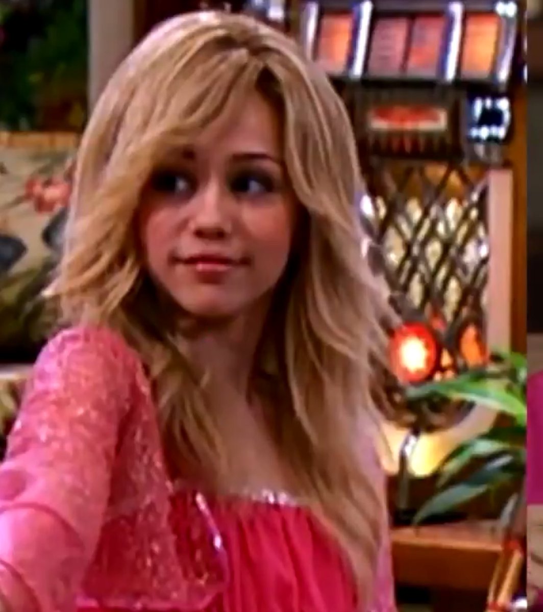 Miley Edition tweet media