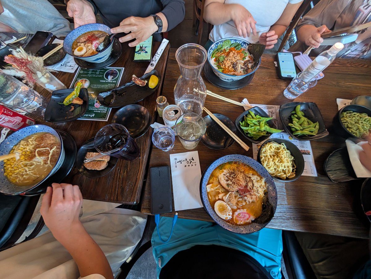snorlaxingg's tweet image. clinched a shiny bg and then ramen and bingsu after 😋
#PokemonGO #CommunityDay