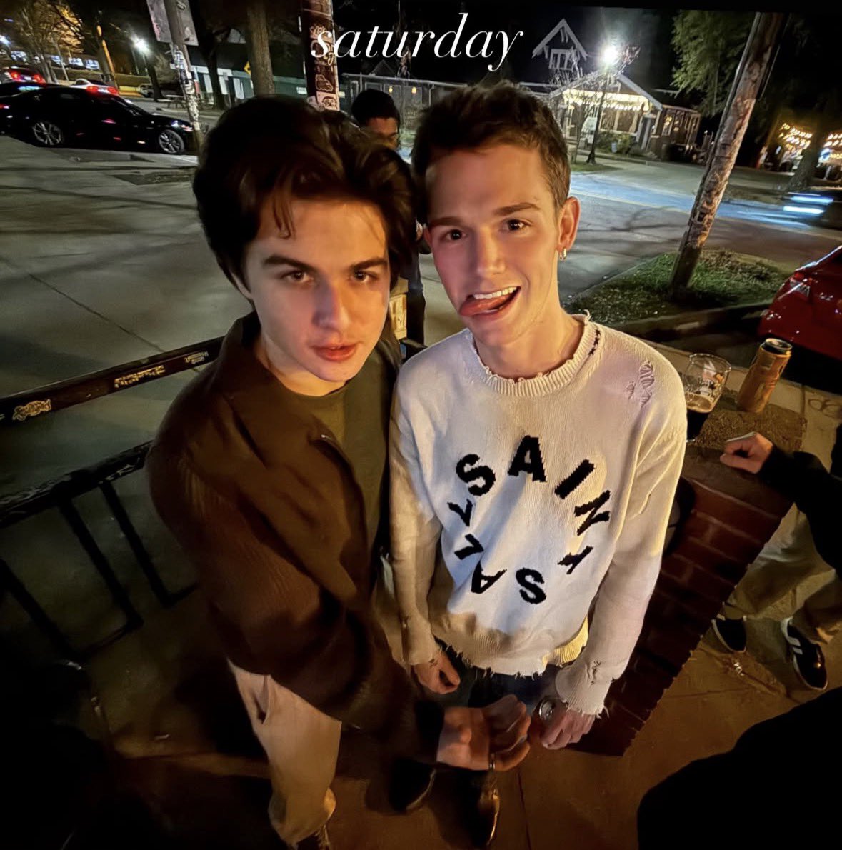 INFO| Payton on Instagram Story - Mar 14th

🇧🇷 Sábado

— Viciado em cortar cabelo esse Payton em 

(<a href="/PaytonMoormeier/">payton</a>)