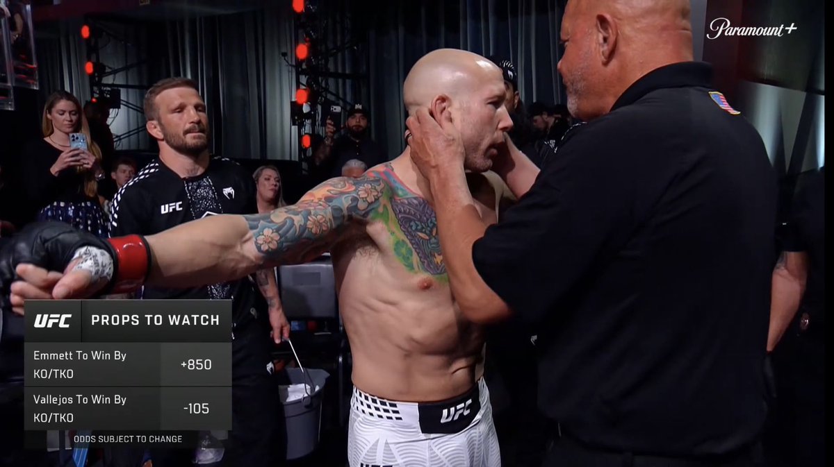 ᕋOO⅃ tweet media