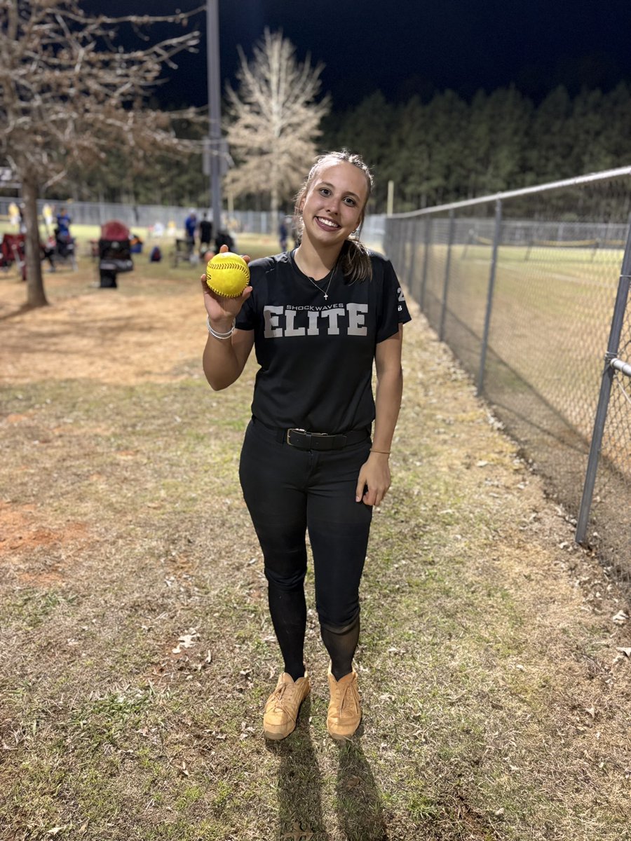 Hannah_Harris28's tweet photo. Great day at the top flight tournament today @ShockwavesElite @BerrySoftball @SUHawksSoftball @GstateSB @mga_softball https://t.co/nrqdnyNeiH