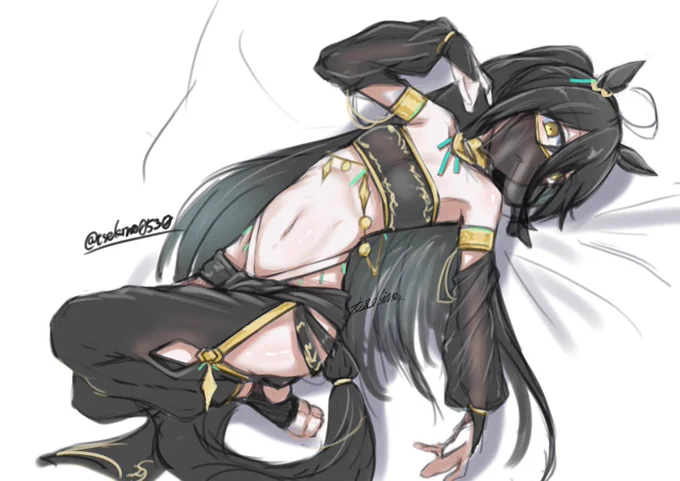 6666いいねを越えたらカフェちゃんを描きますと宣言し、皆さんのおかげで達成したので描きました 踊り子風(概念)のマンハッタンカフェちゃんです こう、ベッドに寝そべる姿勢でのボディラインというのはなんとも蠱惑的なもので…