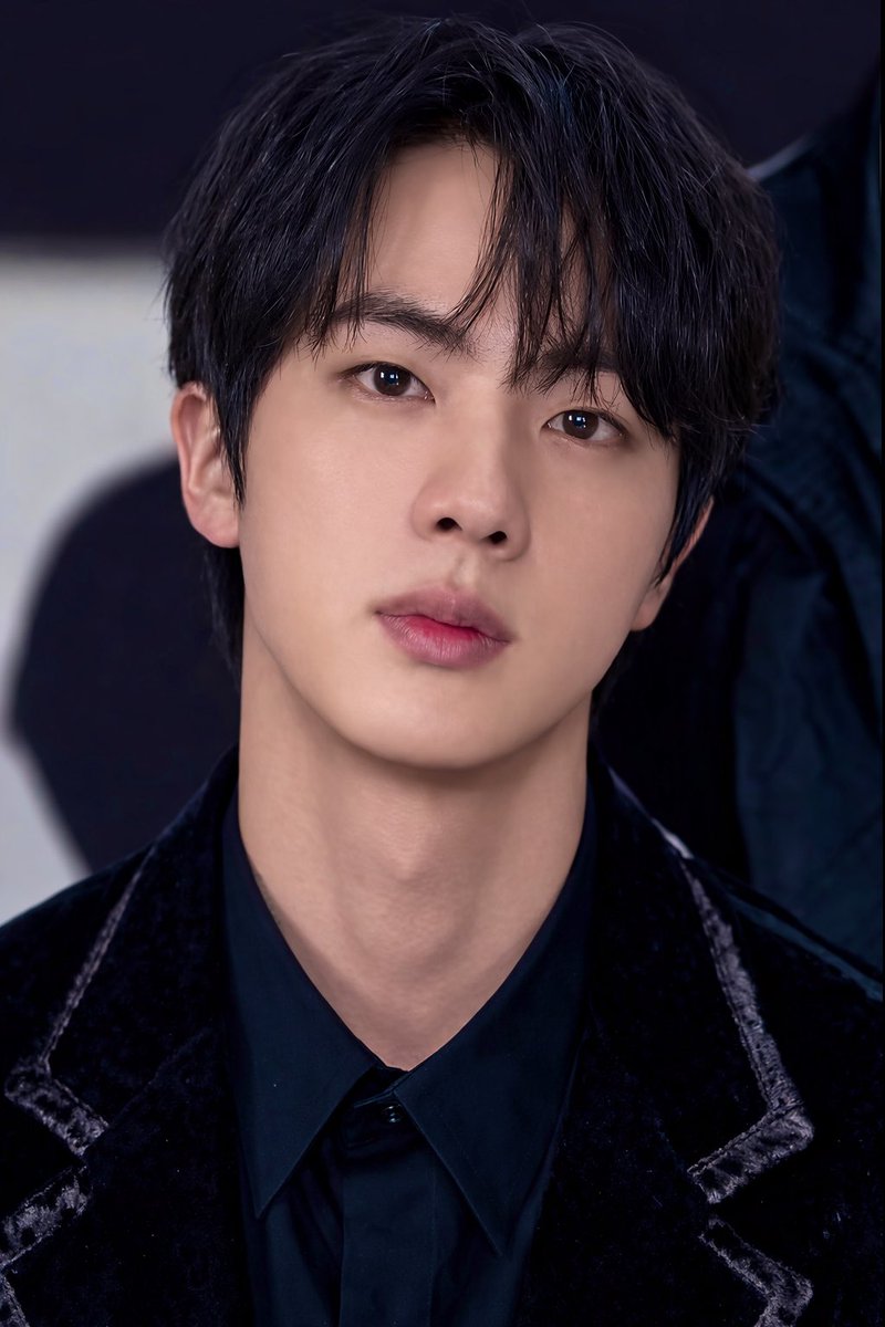 1jin_rr's tweet photo. Can we all agree JIN has the best visuals in K-pop. https://t.co/JFJ14uL5T7