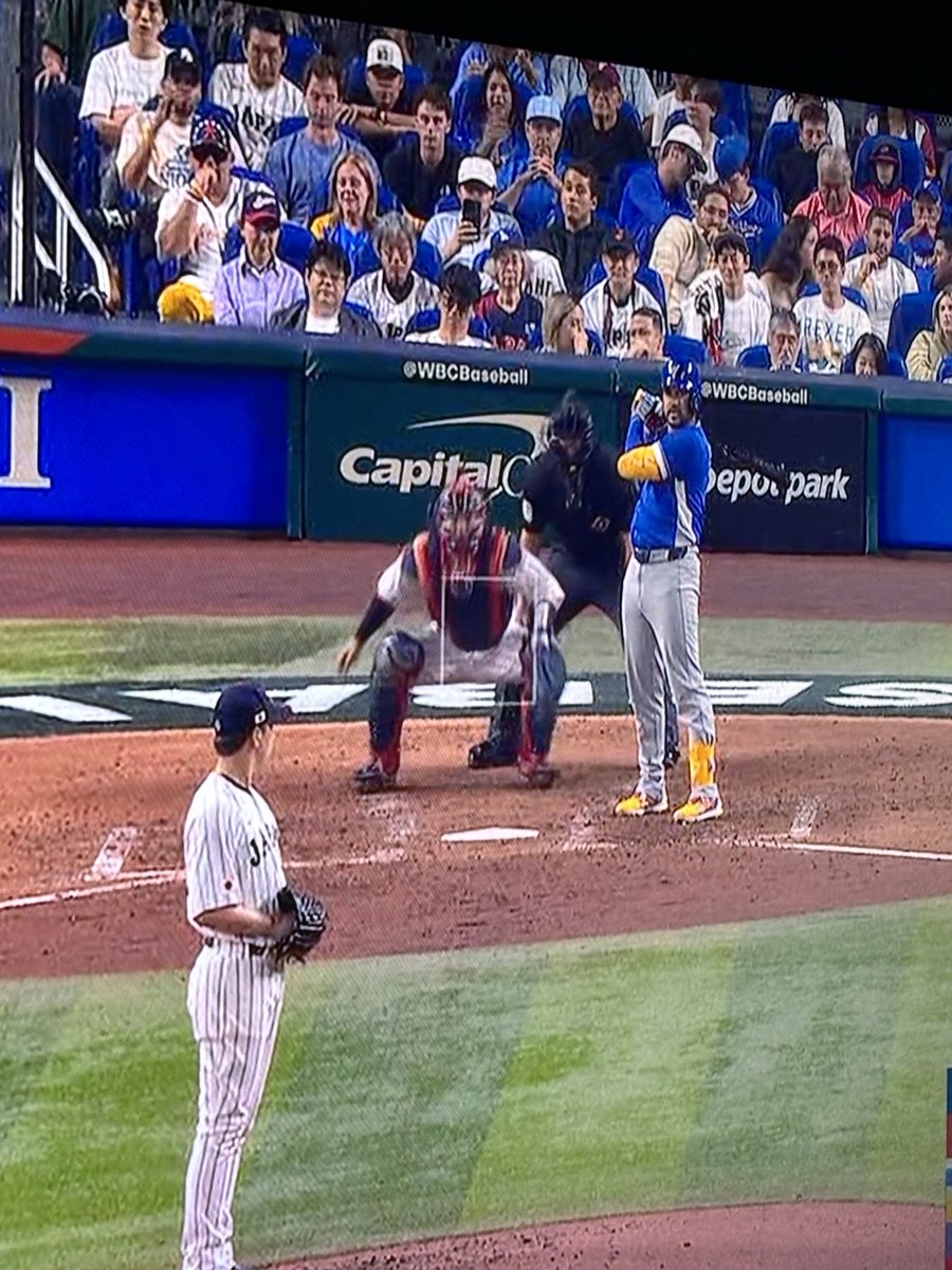 LilMeames's tweet photo. Love you so much Geno but this stance will never not be funny to me https://t.co/T7HGT46weo