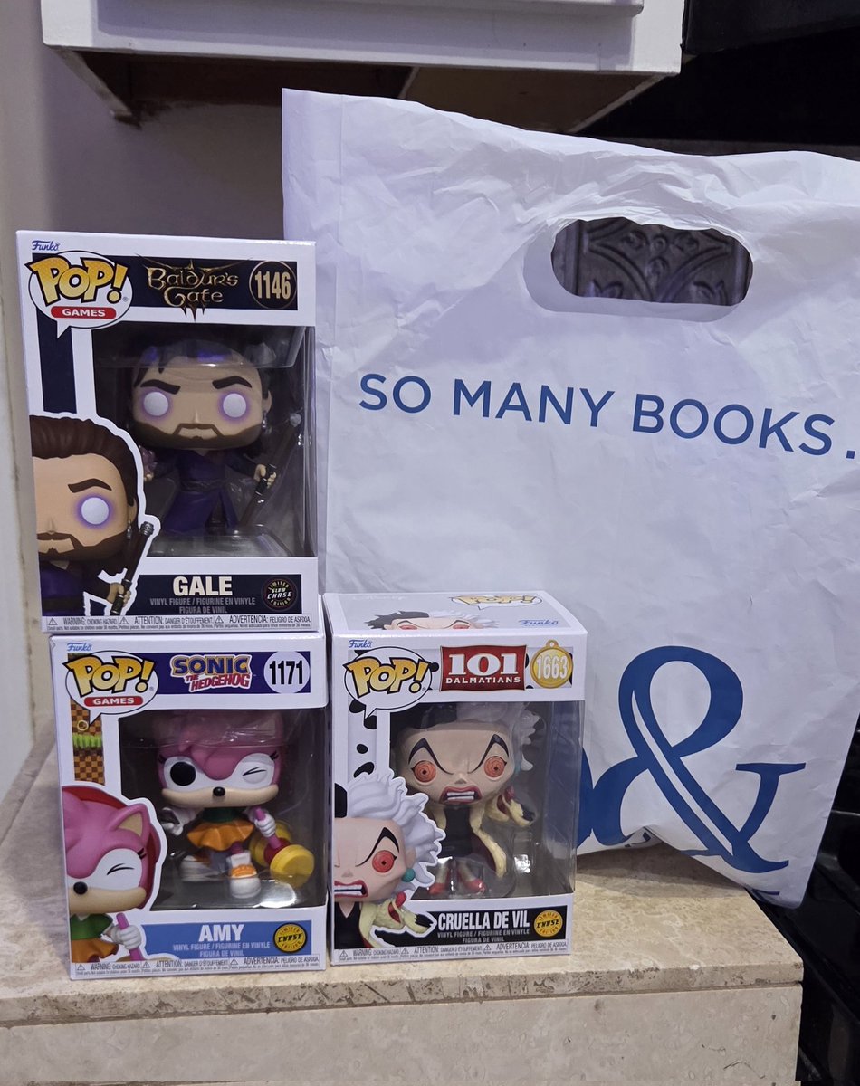 Dwing328's tweet photo. Walk In Store Call Check Barns N Nobels Chases 3X! Gale Glow Chase Amy And Cruella! @BNBuzz #Chase #GlowChase #BaldursGate #Sonic  #Collectibles  @DisTrackers @FunkoPOPsNews #FunkoSoda #Funko #FunkoPOPNews #Funkos #Funkopop #Funkopops  #FunkoPopVinyl #FunkoFinderz @funkofinderz https://t.co/I02r5cybGu