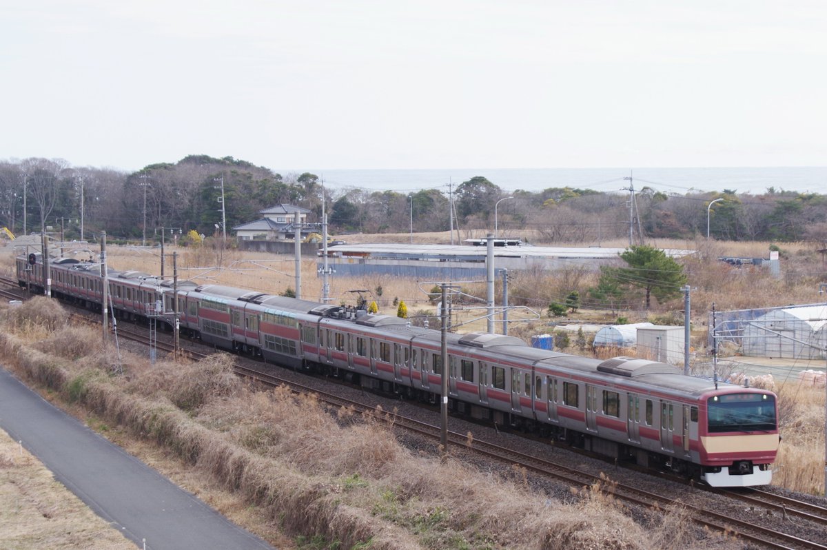 necopippico's tweet photo. E531赤電基本編成
E501が40秒くらい遅かったら並んだんですけどね～🙄
でも見れてよかった https://t.co/84qwtUn516