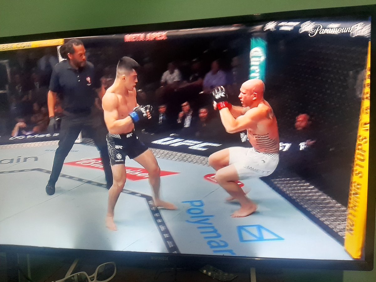 Toloveru145160's tweet photo. EL CHINOOOOOOOO!!!
KO EN EL PRIMER ROUND
#Ufc #chinovallejos #vallejos #argentina #nocheufc https://t.co/IbpNr1adDO
