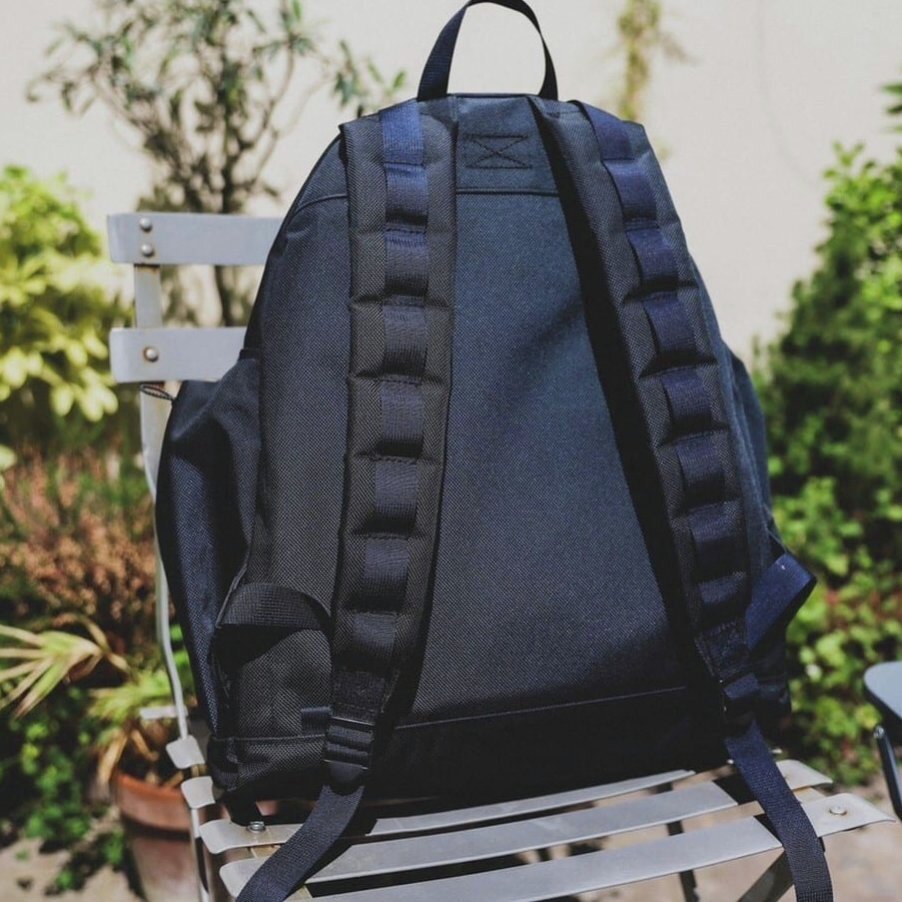 これ、ただのデイパックじゃない。 〈BLUE LUG × Pilgrim Surf+Supply