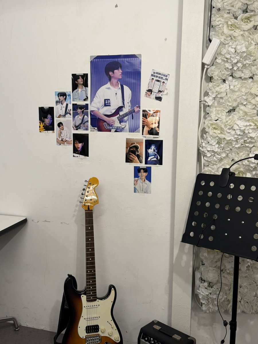fvnk_fiii_xv8's tweet photo. #우리의_청춘은_이_목소리로_기록돼
#합주실_지각_절대금지 https://t.co/0JasdQSPWr