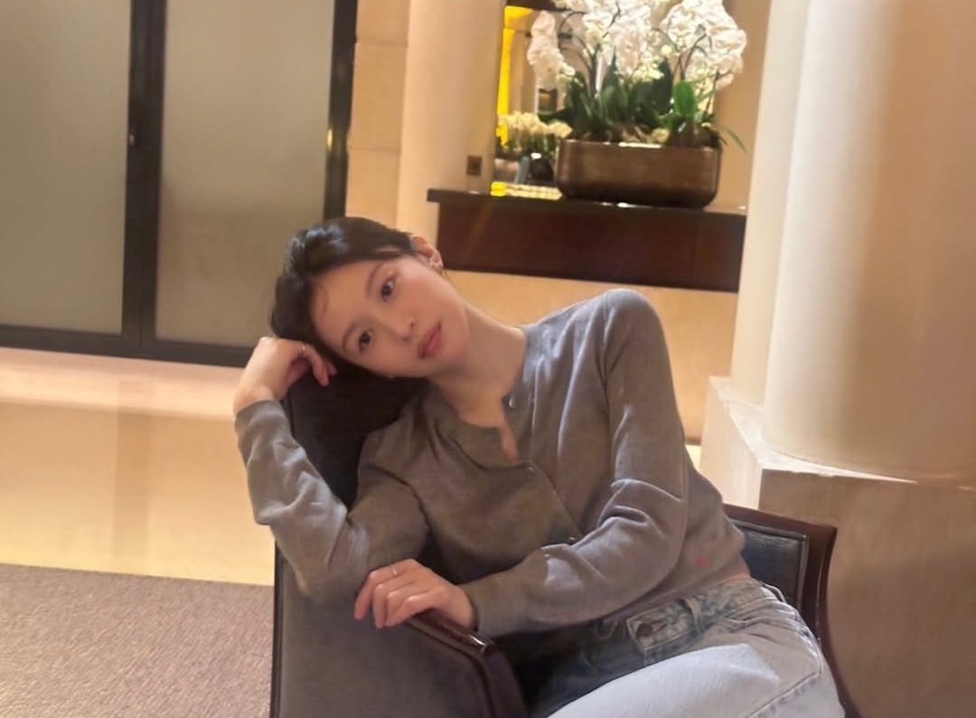 go younjung pics tweet media