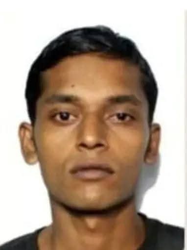 HinduVoice_in's tweet image. Anti-Hindu #Pogrom is going on in #Bangladesh. 

In #Pirojpur district, Islamists murdered a Hindu man named Gopal Chandra Das in broad daylight. 

The Police arrested Muhammad Samrat. Another Islamist Muhammad Raju is now absconding.