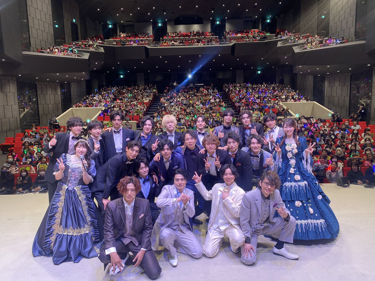 shin5_kawasaki's tweet photo. 猫ひた感謝祭ありがとうございました！

10周年という節目を迎えて、変わらないために変わり続ける猫ひたを盛り上げていきたいなと思いました！

なんか俺ずっと泣いてたけど、卒業メンバーじゃないです
次の環境でも卒業するメンバーを越えられるように新年度もがんばるるる💙

#猫ひた https://t.co/zxj4ePpNVt