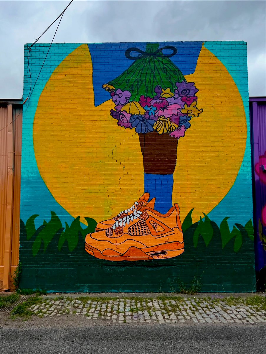 VisitNewOrleans's tweet photo. The art finds you. 🎨 Turn any corner and you're standing in the middle of an open-air gallery that stretches as far as the city itself. 📸 @ahmetkadiroguzcan | @dovierenee https://t.co/ysibSWvtu0