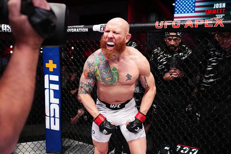 Keep in mind, Ilia Topuria couldn't do that to Josh Emmet in 5 rounds.