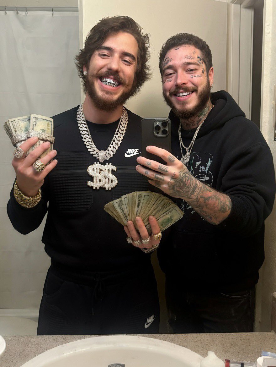 DailylifeRambo's tweet photo. I’m live with @PostMalone on https://t.co/N8B6MF2HoD 
@HeyManRambo https://t.co/ul3PWCNmpQ