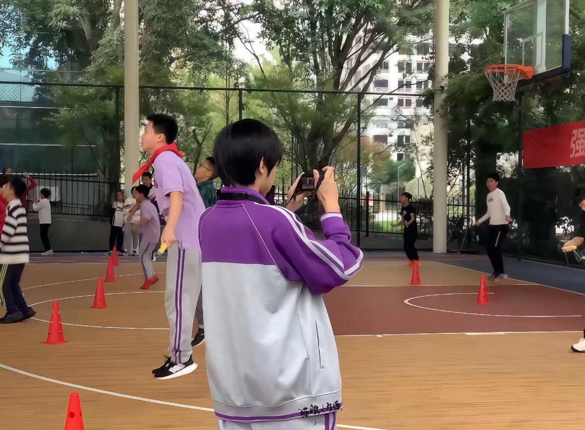 OvisMons's tweet photo. 允许认养一只无性别萌龙顺毛呆呆品种 但要求是保证给予他百分之一千的宠爱和耐心 https://t.co/1Ql9dXImhv