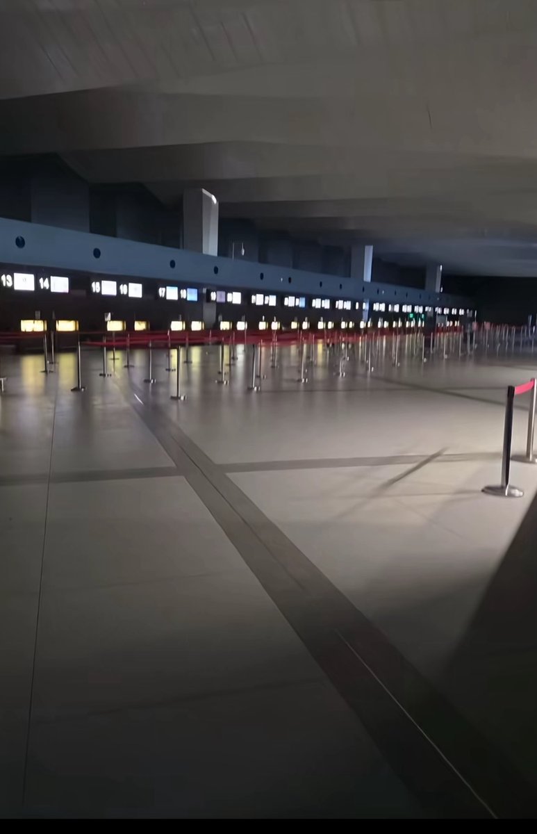 تلويحة سفر 👩✈️✈️ tweet media