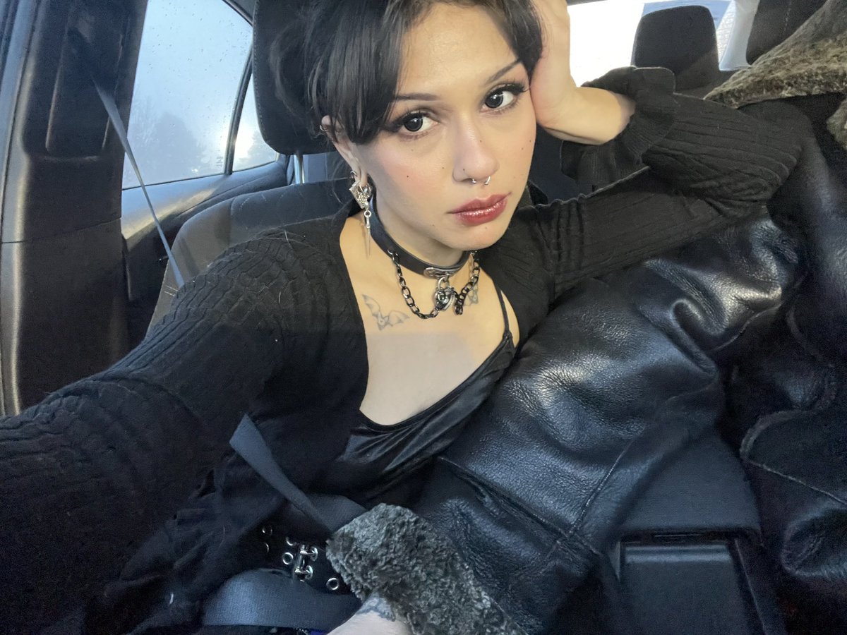 ghouleish's tweet photo. https://t.co/URsg1ewMub