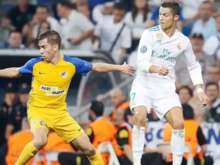 No Context Universidad Católica tweet media