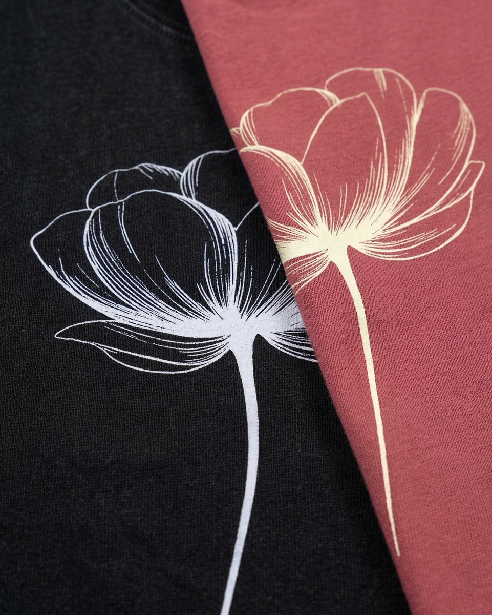 luditt_official's tweet photo. [New Arrival] Silent Bloom T-shirt

3月18日(水)10時より、新作グラフィックTシャツ「Silent Bloom T-Shirt」をリリースします。

静かに、でも力強く咲き続ける一輪の花。

https://t.co/pnzrx5q4Y9

#LUDITT #GraphicTee #SilkScreenPrint #Streetwear #TshirtDesign https://t.co/Mm6MgHheVn