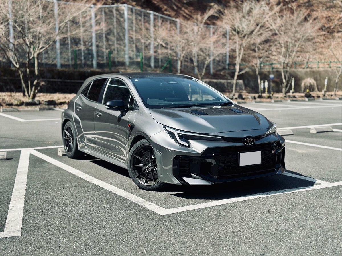 YfkhI's tweet image. 先日2025後期型GRカローラ納車されました❕
人生初の新車❕大切に乗ります✌️

#新車 #納車 #GRカローラ