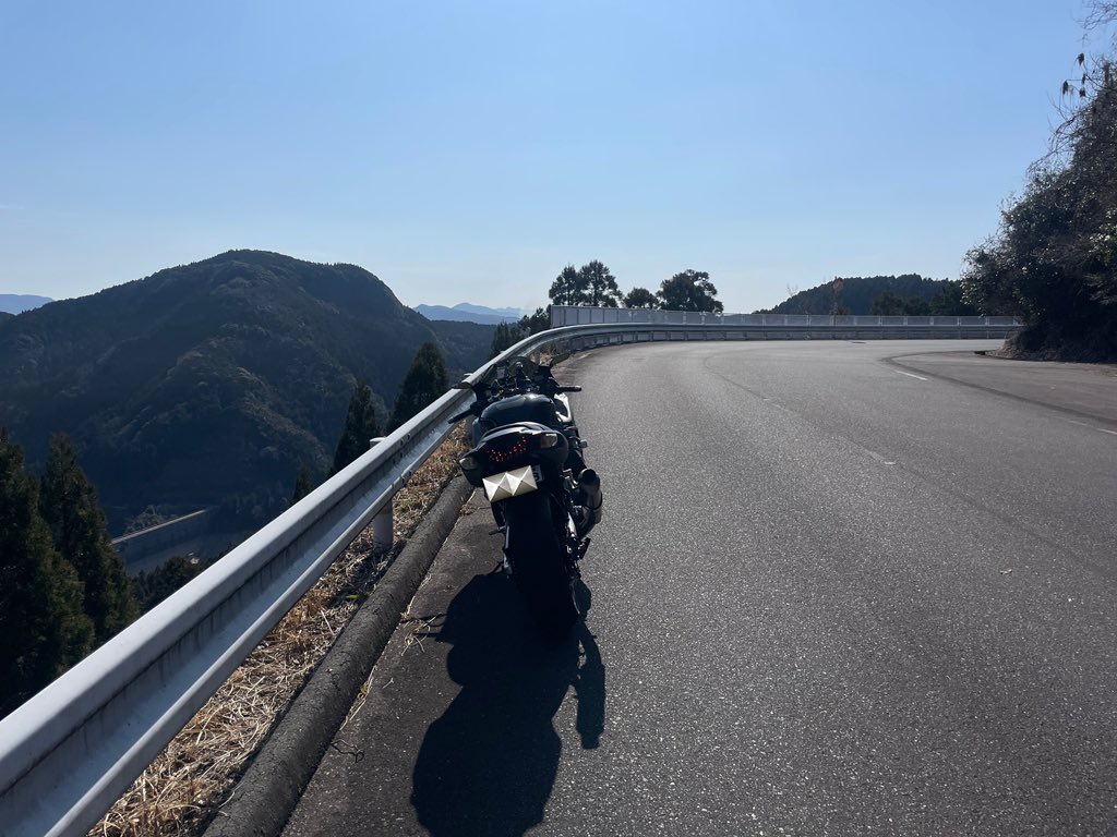 tkawano2's tweet photo. 久しぶりの阿蘇び👍
最高😎✨　

#大観峰
#瀬の本
#zx14r
#ninja
#kawasaki
#進撃の巨人
#大山ダム
#z34versionnismo
#z34
#フェアレディZ https://t.co/7AEMxZwEDM
