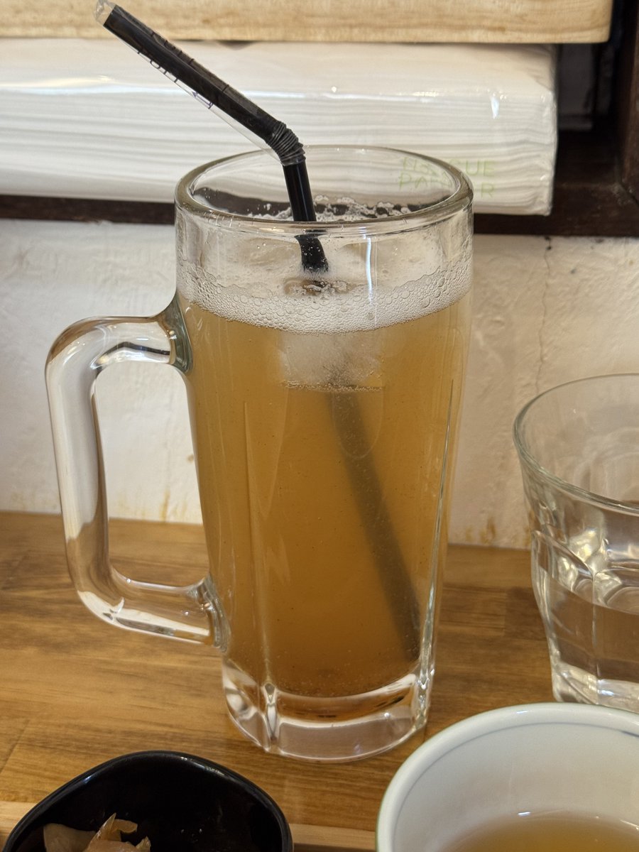 rokidan5's tweet photo. 今日は四川麻婆杏仁大クラフトコーラ
名前から想像通りの辛さなんだけれど、結構突き刺さる
痺辛にしなくてよかった(笑)
でも辛い…流石に麻婆食べながら杏仁は食べられないのでクラフトコーラ追加
コーラは自分で混ぜるタイプなんですね！

いやぁ辛くて美味しかった！ https://t.co/4drtZZzA0w