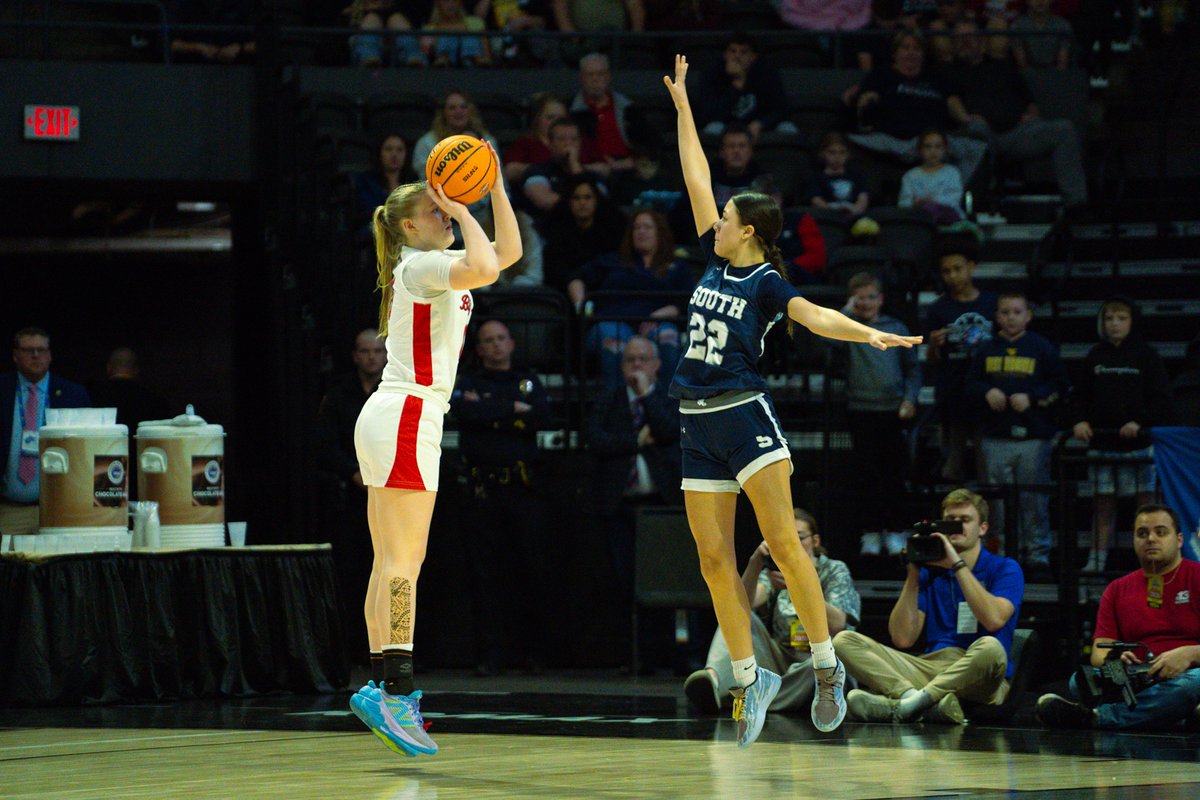 Last laugh for Big Reds: Strong fourth quarter sends Parkersburg to 59-53 win over Parkersburg South in Class AAAA final:

wvmetronews.com/2026/03/14/las…

#wvgirlsbb