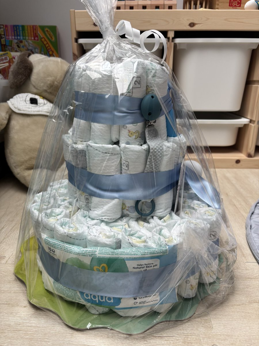 hana_nikki_'s tweet photo. 3月14日(土)
オムツケーキをいただきました🎂🙌
まさかドイツでいただけるとは思わず、とっても嬉しかったです😊
#オムツケーキ
#DiaperCake
#出産祝い
#ドイツ生活 https://t.co/EFaDIwOhyC