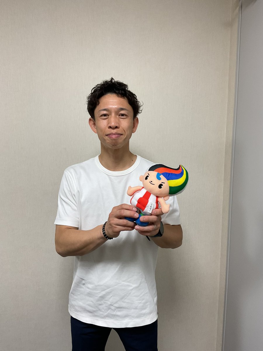 #毒島誠 選手(4238 群馬支部) ボートピア梅田に到着しました✌️ 
第1部 13:00～ / 第2部 15:00～  
「ボートレーサートークショー」を1階特設ステージにて開催します 🎉
 第２部抽選会の参加券はあとわずかとなっております💦
 皆様のご参加お待ちしております！
  #ボートレーサー #ボートレース #梅田
