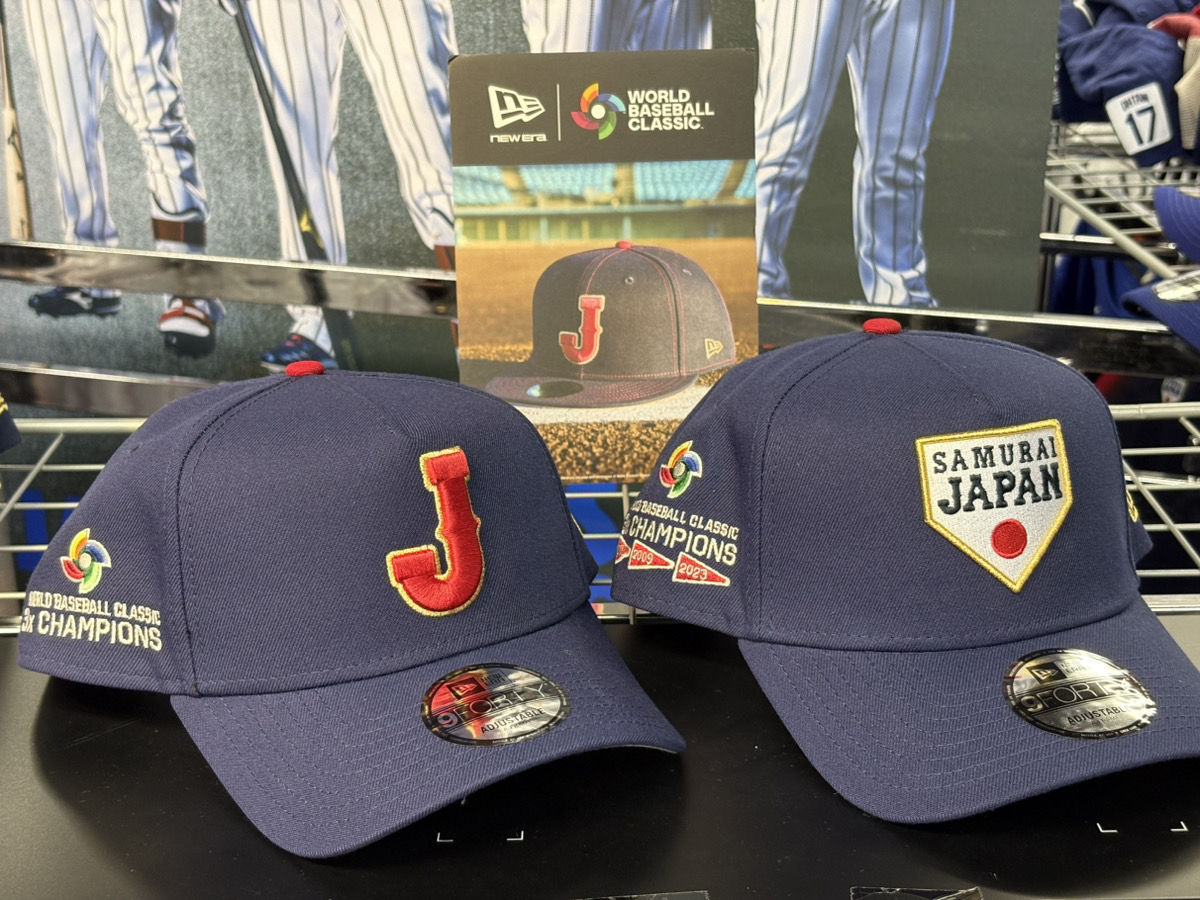 selection_int's tweet image. \がんばれ #侍ジャパン！🇯🇵🇯🇵🇯🇵/

海外限定仕様のNewEra #侍ジャパン キャップが昨日アメリカからセレクションに入荷🛫

全てフリーサイズです🙆‍♂️

通販サイトでも最新の登録グッズをご覧いただけます👇
🚩selection-j.com/lib/zaiko/sear…

#WorldBaseballClassic