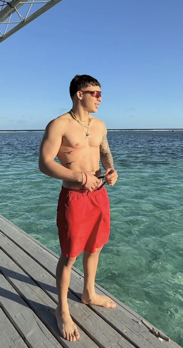 AngeGL1024's tweet photo. EL NENE 💙🚀 , grandes cosas la vida tiene para tí , para que cumplas todos tus sueños y nosotros tus fans aquí estaremos para apoyarte siempre . TEAM NENE TEAM JLEXIS EL MEJORRRR🚀💙🚀💙

EL MÁS PRENDIDO 
#Jlexispr https://t.co/1REozsRyDf