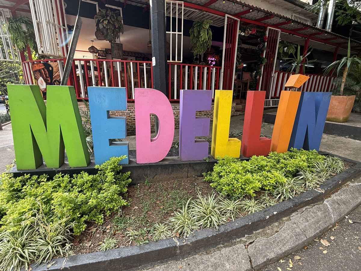 𝗝𝗼𝗻 𝗙𝗹𝗼𝗿𝗲𝘀 tweet media