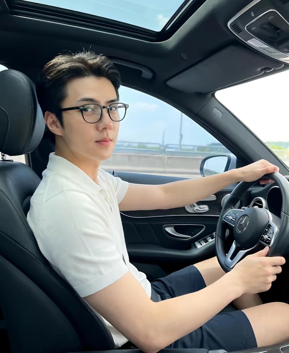 TheSehunsEve's tweet photo. Why you're using AI while you have real versions of sehun riding cars https://t.co/7mLNzf2iXa