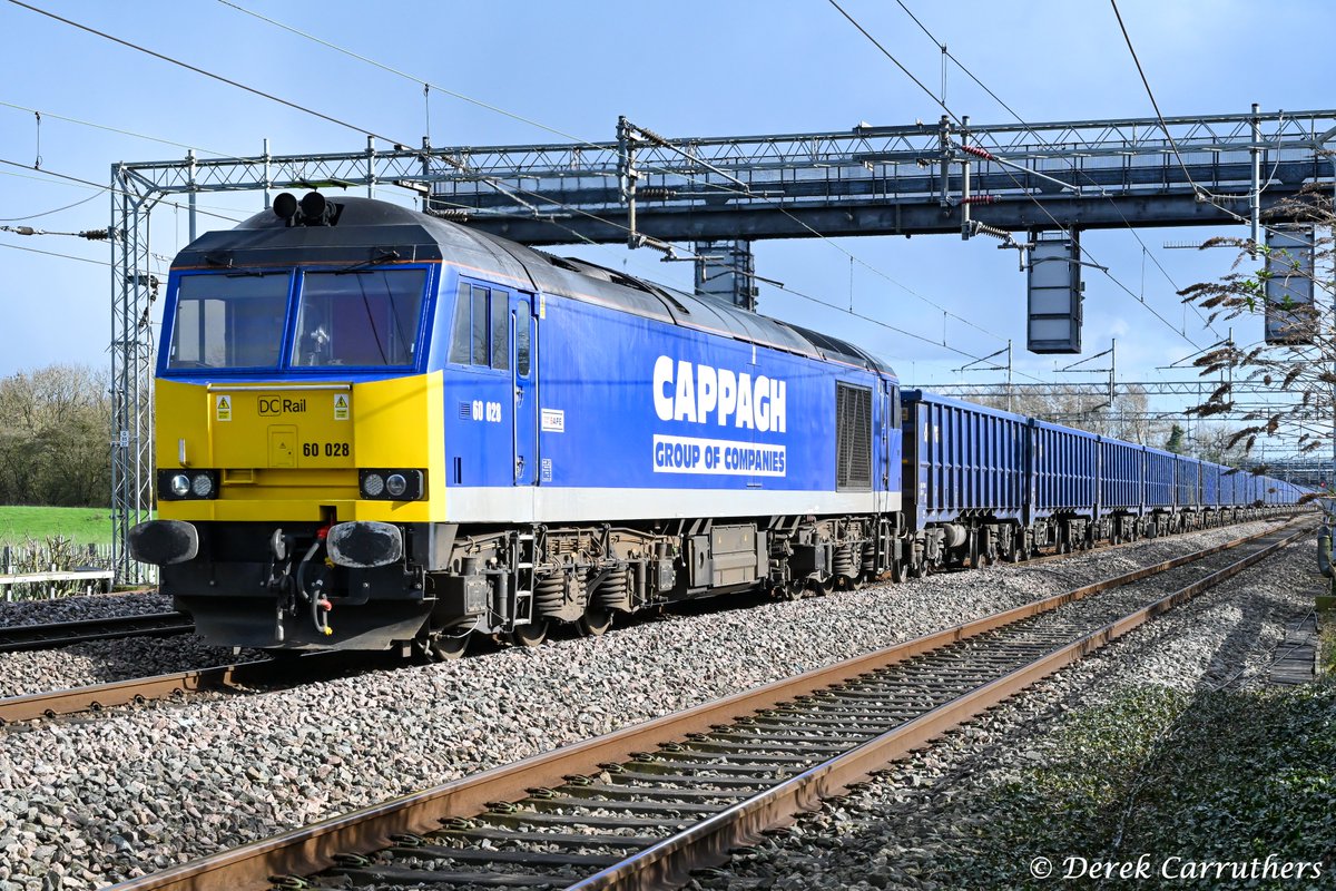 carru12901's tweet image. No Middleton Towers to Chaddesden sidings today but I did manage to get a picture of class 60's on the WCML. DC Rail Freight 60028 top &amp;amp; tail with 60055 at Cathiron Warwickshire on the 12:44 Willesden DR Rail sidings to Chaddesden sidings on the 14th March 2026. #class60 #WCML