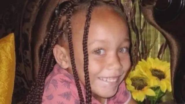 Joshlin Smith, a 6-year-old from South Africa disappeared on February 19, 2024. Her mother, Kelly Smith, her boyfriend, and a friend were convicted in May 2025 for selling her to a traditional healer for her eyes and skin. Despite searches, Joshlin’s body remains missing.