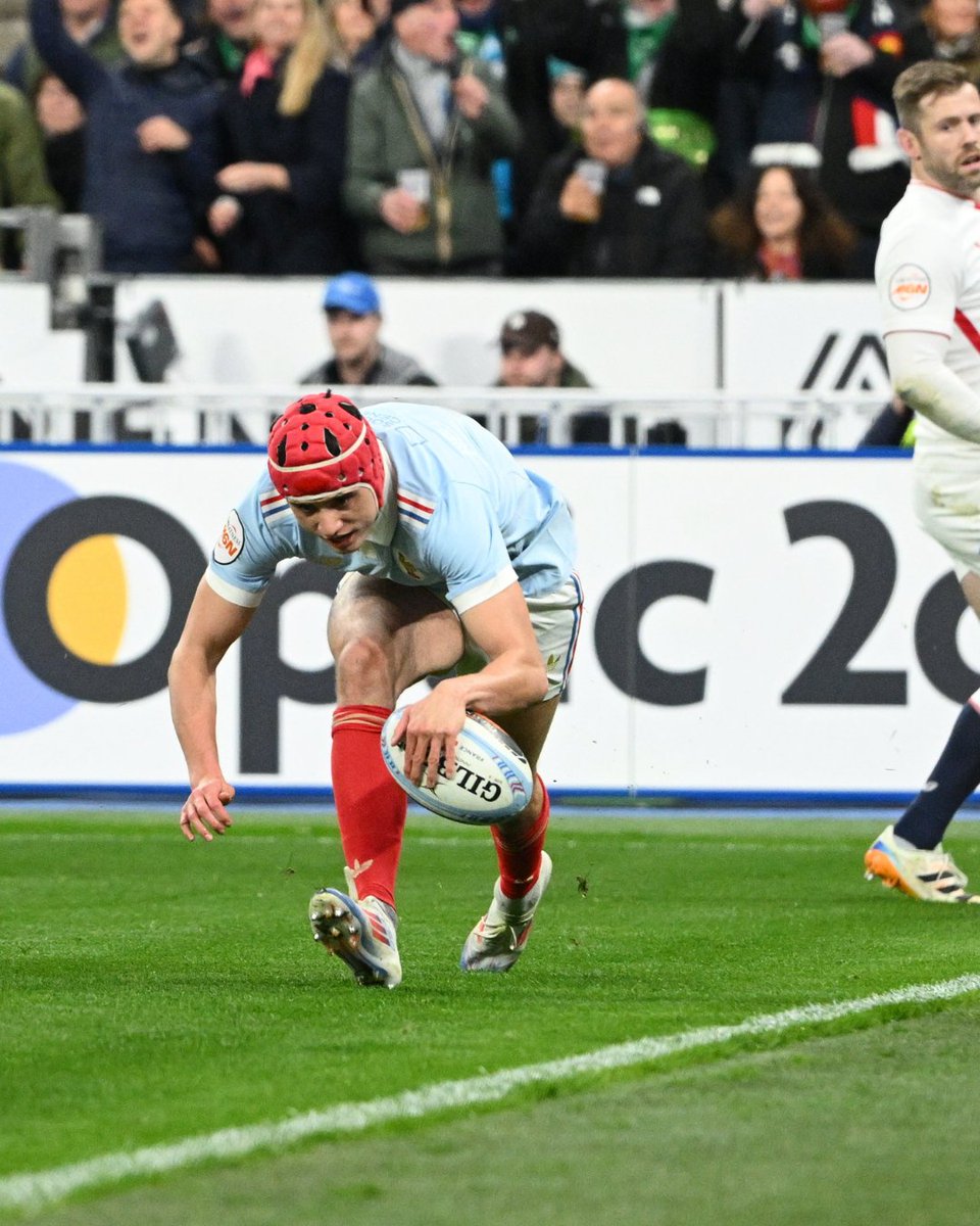 top14rugby's tweet photo. Louis 9 👑
Avec 9 unités scorées lors ce @SixNations_FR Louis Bielle-Biarrey entre dans la légende en devenant le meilleur marqueur d'essais sur une édition ! 🤩
L'ailier de L'@UBBrugby dépoussière un record datant de 1914 😮
#XVdeFrance #TOP14 https://t.co/AAP7SDKgkT