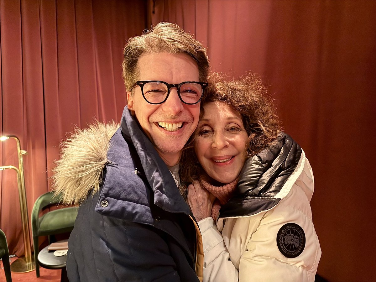 Sean Hayes tweet media