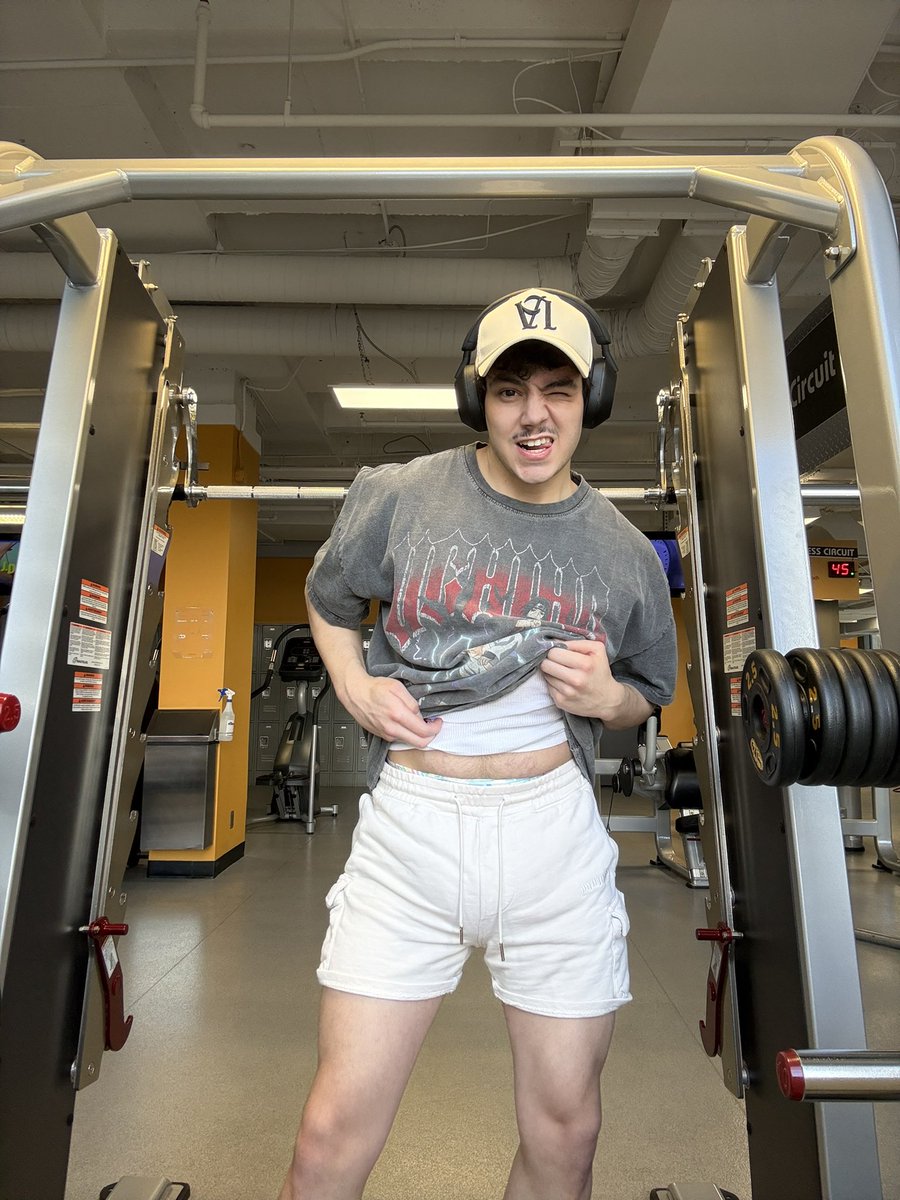 Pup Crinklebutt the Third (Levi) tweet media