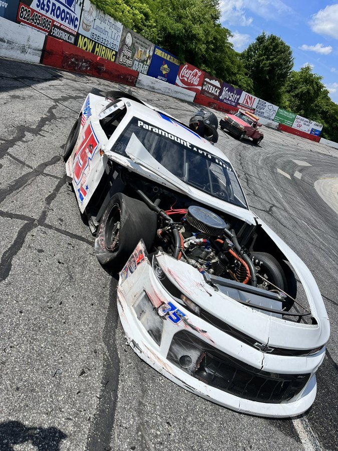 Moonhead tweet media