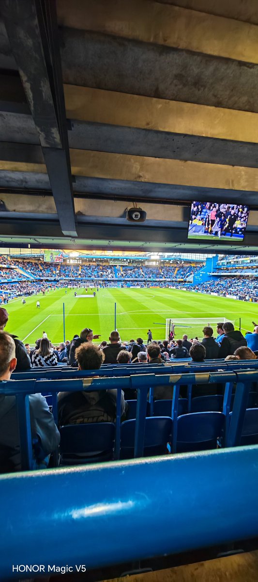 LetsbeVV tweet media