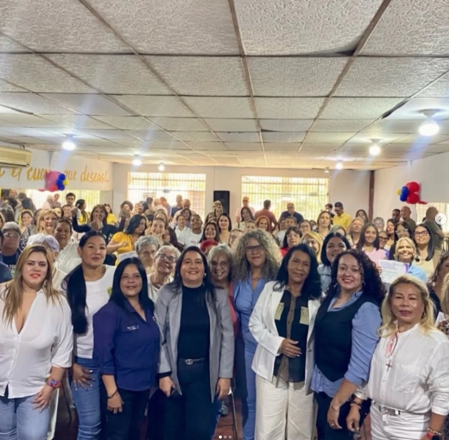 Girardot_ad's tweet photo. ¡Gran encuentro de reconocimiento a las mujeres de aragua!

A todas las mujeres que irradian luz, que florecen dondequiera que estén y que aman con intensidad: hoy y siempre, las celebramos.

Adelante.
@hramosallup @PieroMaroun @DrJoseTrujilloV https://t.co/Og1OrSPm1v