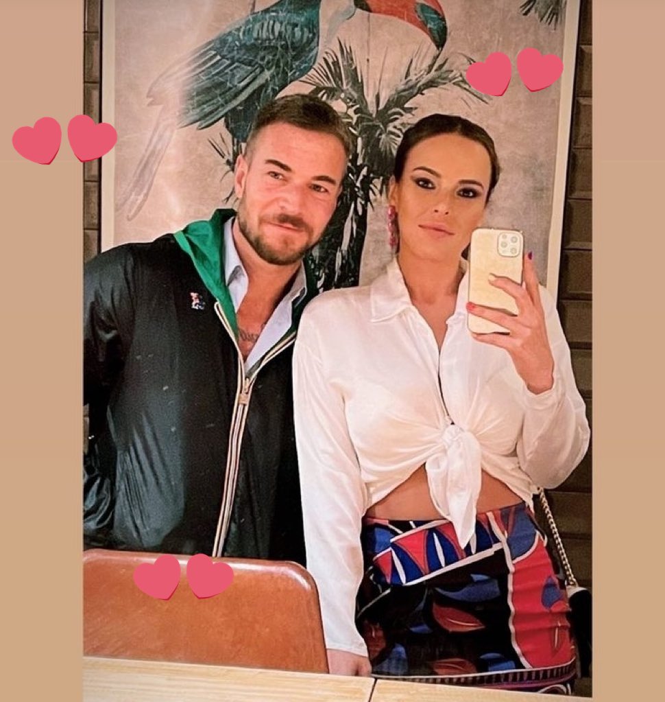 paulapsa1990's tweet photo. @_MartaGH16_ @Tony_Spina os quiero mis príncipes https://t.co/7zs2OTTShl