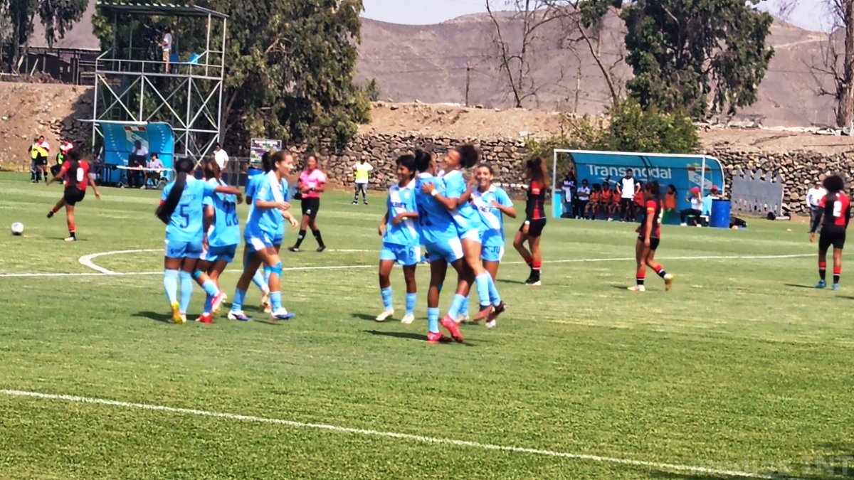 medios INT tweet media