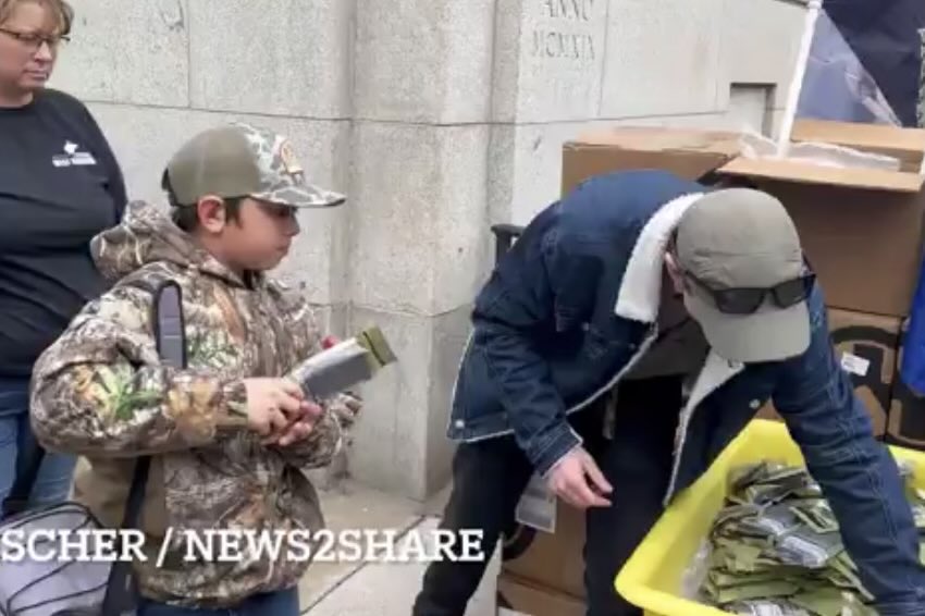 Eco-Lefty 🌎 💙 ✌️ tweet media