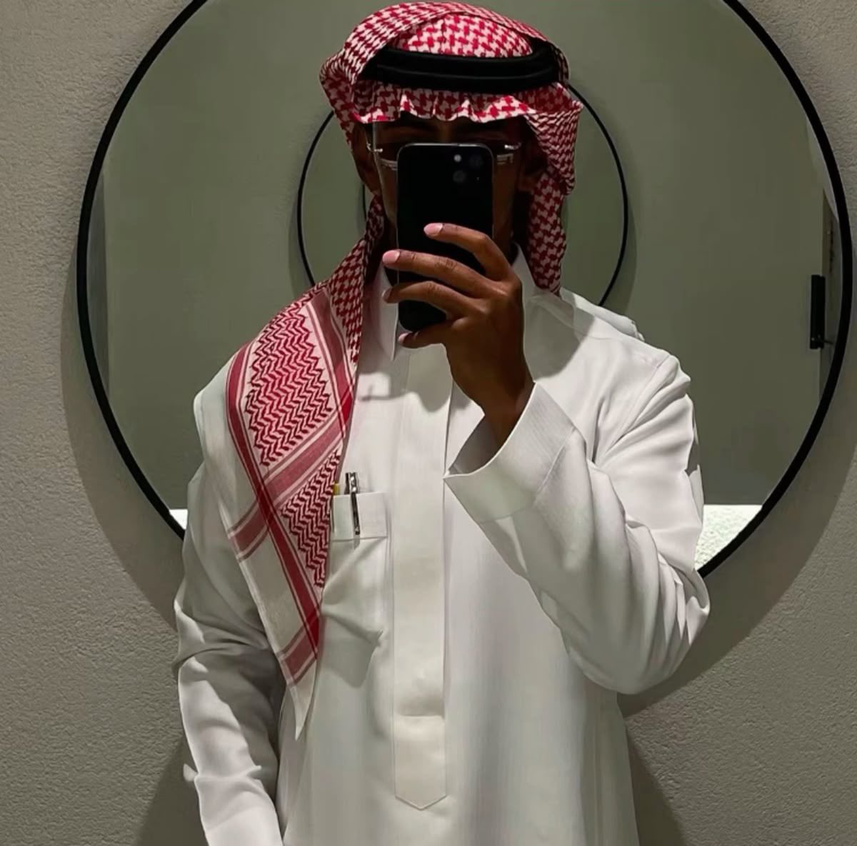 Jesse funaya • Designer tweet media