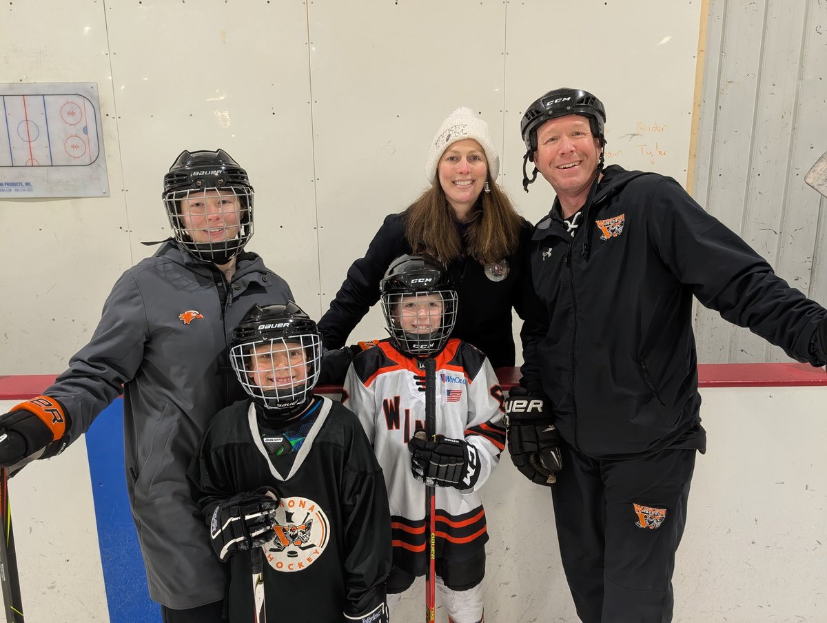 Minnesota Wild Gives Back tweet media