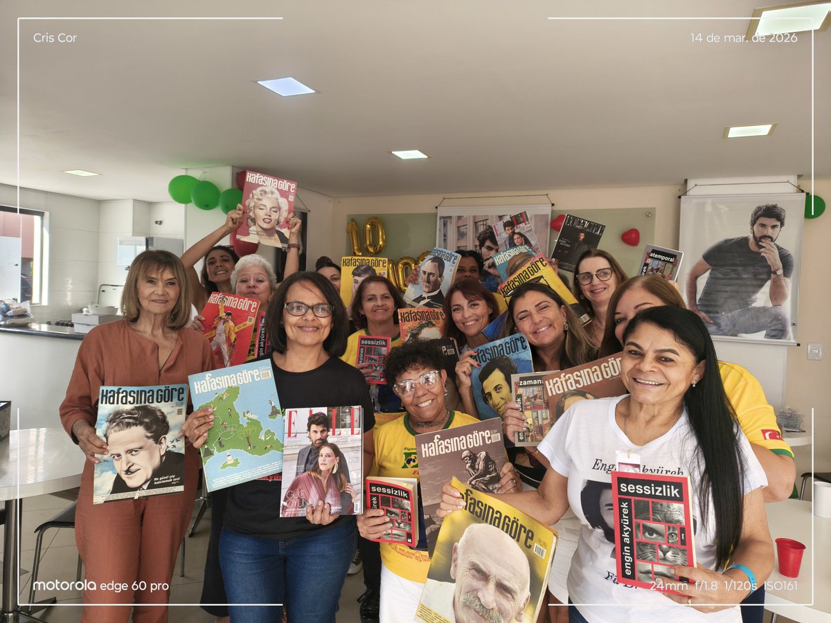 Crisscor's tweet photo. #10anos
#signorinasFaBrasil
@EnginAkyurekBRA https://t.co/RFM66PFyea