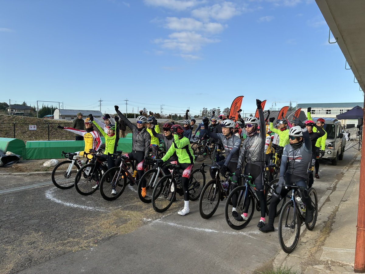 heat_caravan's tweet photo. HEAT CARAVAN ロングコース出発しました。いってらっしゃい！ https://t.co/9MM4VjD930
